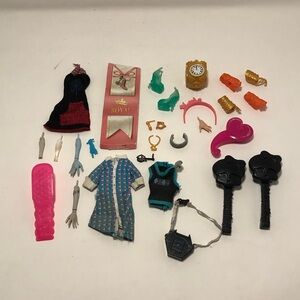 MH G1 and EAH Clothing, accessories, arms, and hands lot